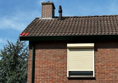 Renovatie schoorsteen vervangen en dak reparatie Wehl